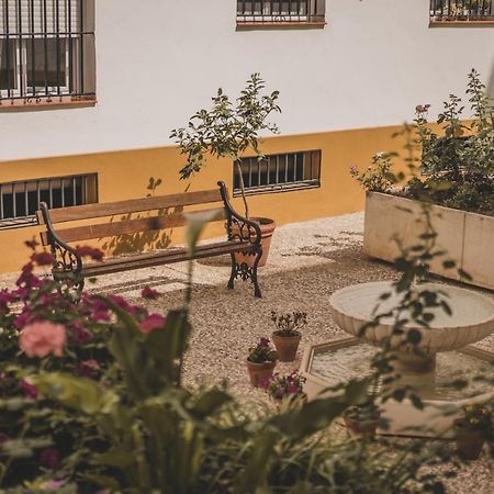 Apartamento Jardin De Santa Paula Севилья Экстерьер фото